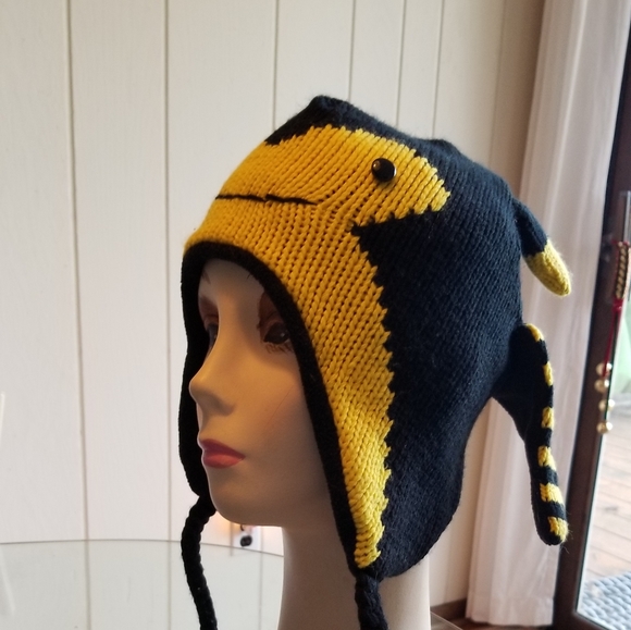 Bee toasty stocking cap - Picture 2 of 7
